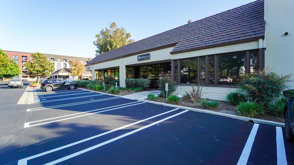 More Photos Of 1900 E Warner Ave, Santa Ana Light Manufacturing For Lease