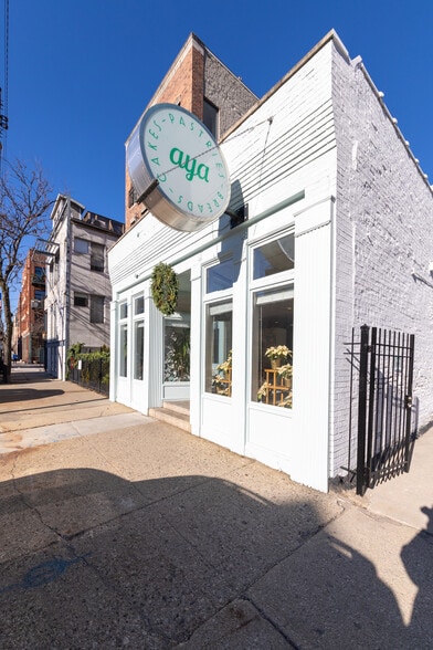 More Photos Of 1328-1332 W Grand Ave, Chicago Freestanding For Lease