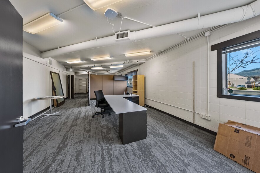 More Photos Of 209 N Pacific Hwy, Talent General Retail For Sale