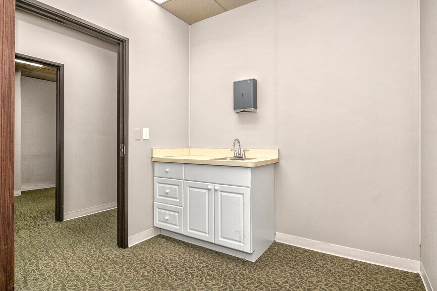 More Photos Of 5245 Schaefer Rd, Dearborn Medical For Sale