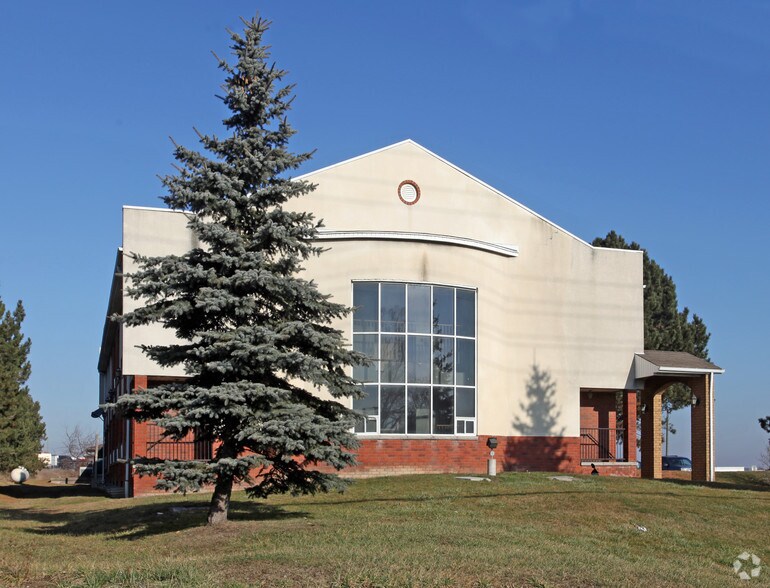 More Photos Of 6700 Hwy-7, Vaughan Hotel For Sale