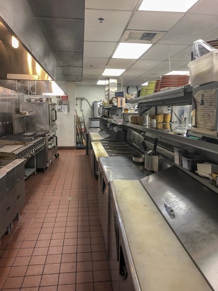 More Photos Of 8444 Transit Rd, Buffalo Restaurant For Lease