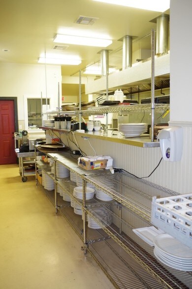 More Photos Of 105 Willis St, Leander Restaurant For Sale