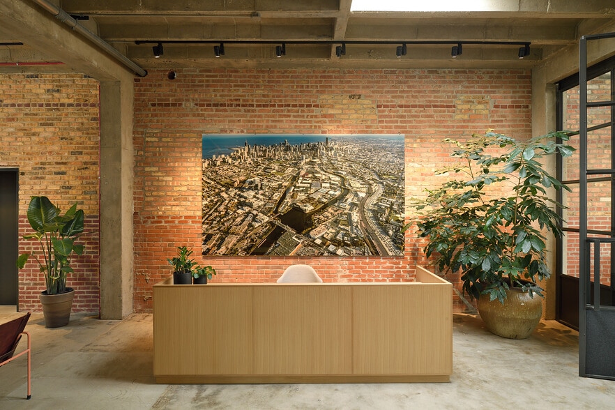 More Photos Of 1200 N Branch St, Chicago Office For Lease