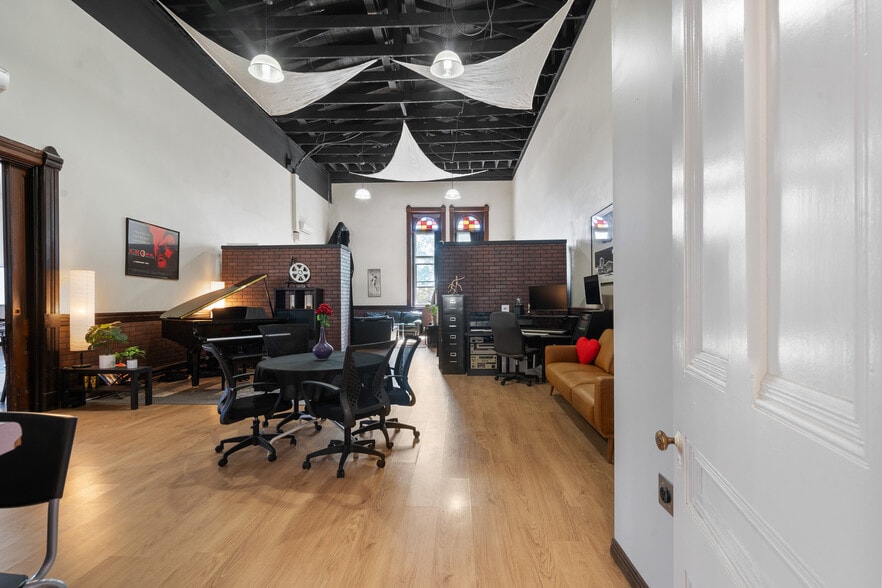 More Photos Of 106 W J St, Benicia Office For Sale