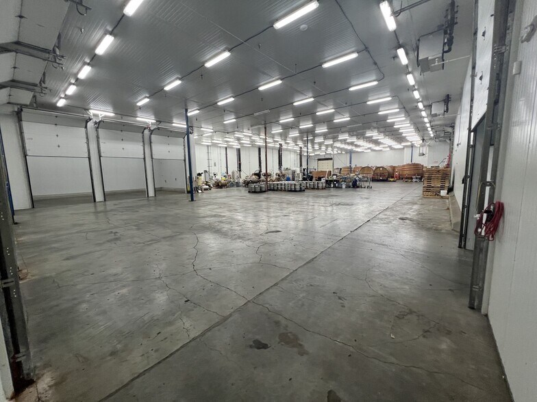 More Photos Of 6750-6770 SW 111th Ave, Beaverton Warehouse For Lease