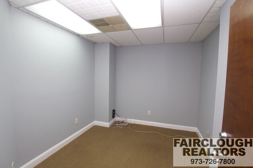 More Photos Of 490 Schooleys Mountain Rd, Hackettstown Medical For Sale