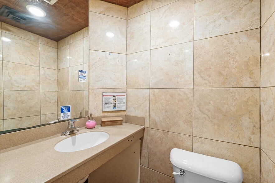 More Photos Of 201 N Broadway Ave, Urbana Restaurant For Sale