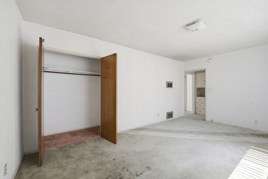 More Photos Of 1631 Granville Ave, Los Angeles Apartments For Sale