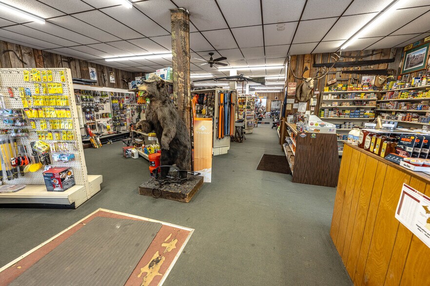 More Photos Of 300 S 2nd St, Lincoln General Retail For Sale