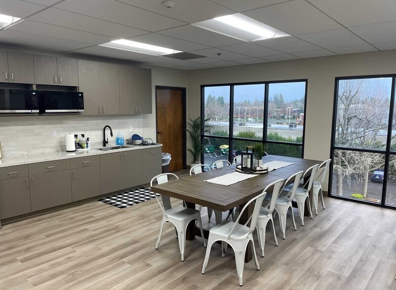 More Photos Of 83 Scripps Dr, Sacramento Office For Lease