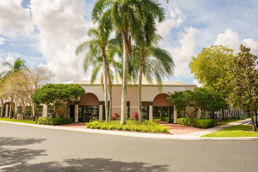 More Photos Of 3360 Enterprise Ave, Weston Unknown For Lease