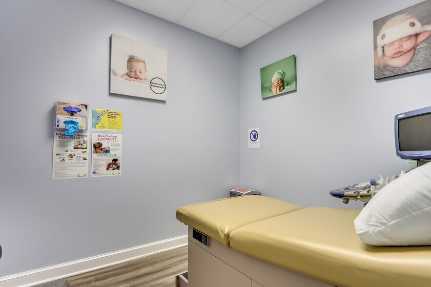 More Photos Of 1405 SE Goldtree Dr, Port Saint Lucie Medical For Lease