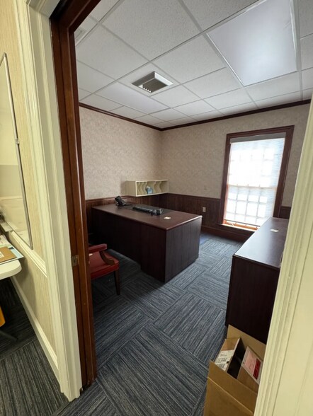 More Photos Of 9112 Virginia Ave, Bassett Office For Sale
