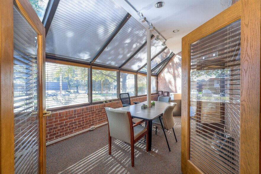 More Photos Of 8880 Ballentine St, Overland Park Office For Sale
