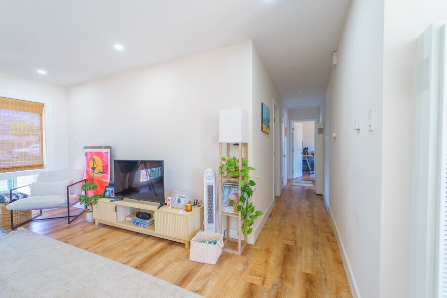 More Photos Of 4190 Clairemont Dr, San Diego Multifamily For Sale