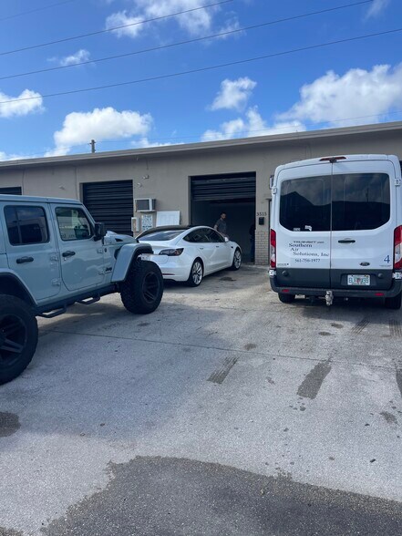 More Photos Of 3507-3530 NW 10th Ave, Oakland Park Warehouse For Lease