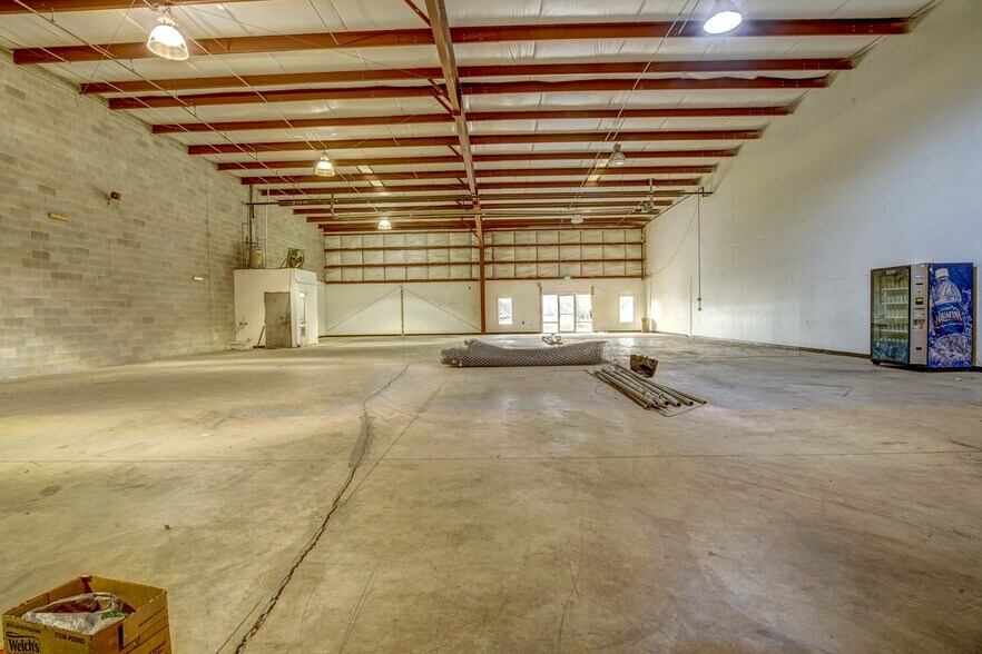 More Photos Of 5211 Cutter Ct, Prince Frederick Service For Lease