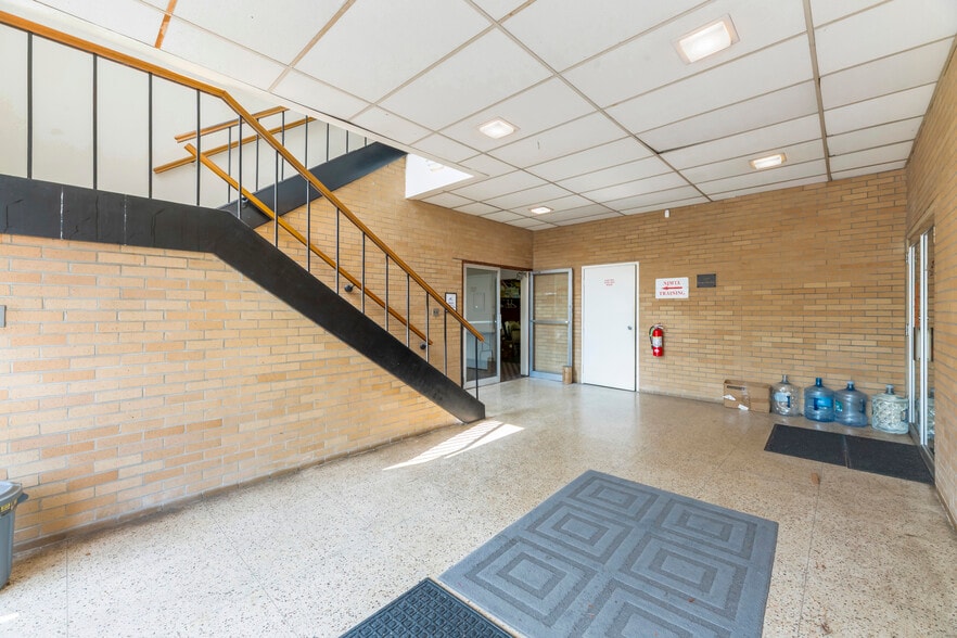 More Photos Of 160 Tices Ln, East Brunswick Office For Sale