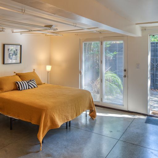 More Photos Of 221 E 56th St, Savannah Apartments For Sale