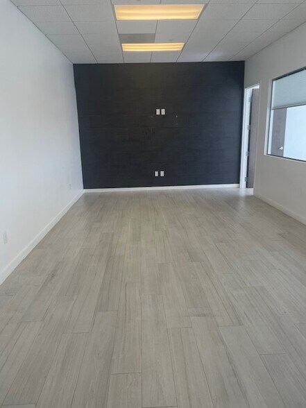 More Photos Of 20200 W Dixie Hwy, Aventura Medical For Sale