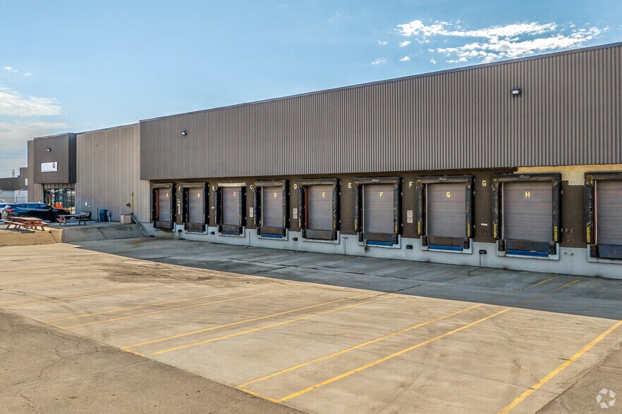 More Photos Of 105 Iron St, Toronto Warehouse For Lease