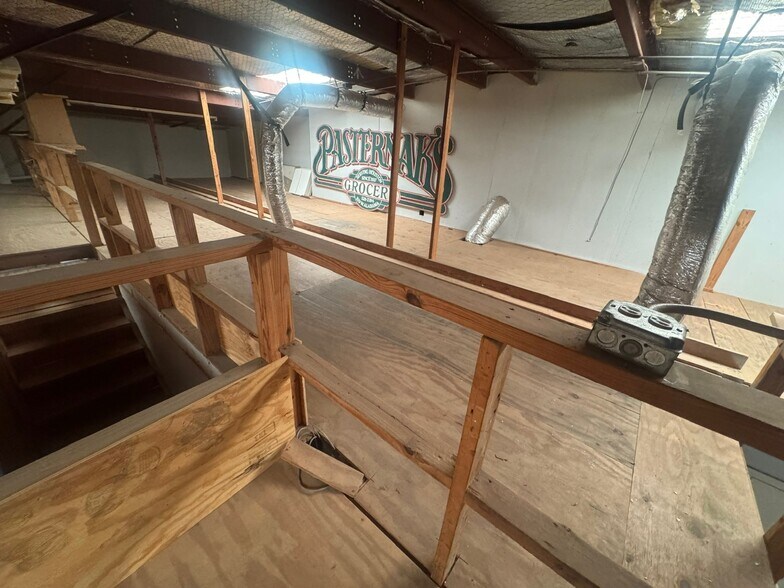 More Photos Of 6214 Beverly Hill St, Houston Office For Lease