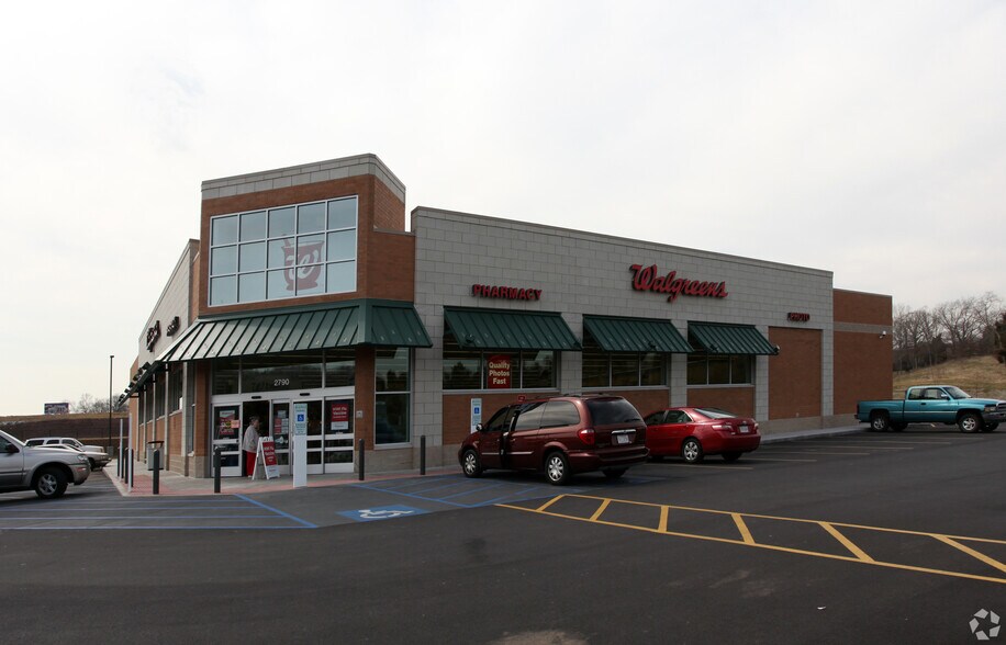 Primary Photo Of 2790 E Stone Dr, Kingsport Drugstore For Sale