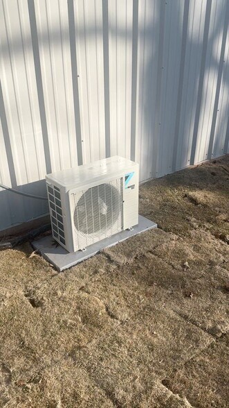 More Photos Of 2201 Executive Park Dr, Opelika Light Distribution For Lease