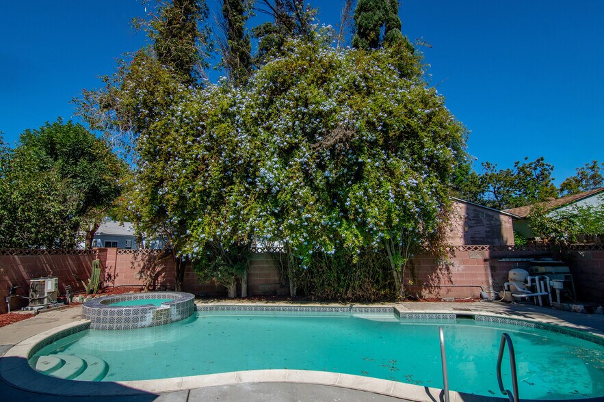 More Photos Of 15405 Covello St, Van Nuys Manufactured Housing Mobile Home Park For Sale