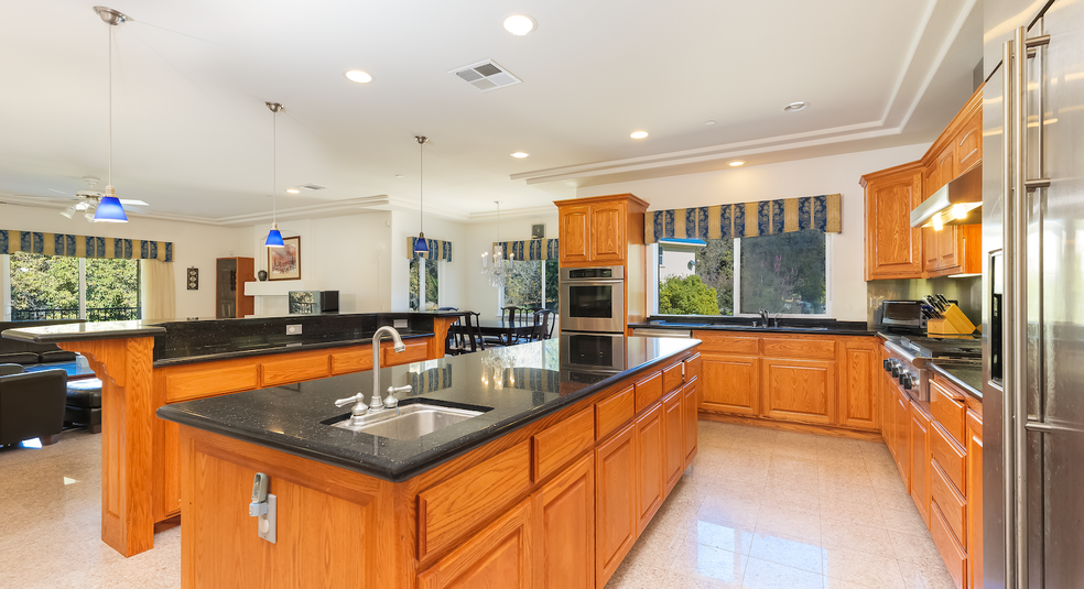 More Photos Of 44952 Vista del Mar, Temecula Winery Vineyard For Sale