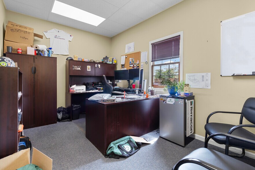 More Photos Of 351 Transfer Dr, Indianapolis Research And Development For Sale