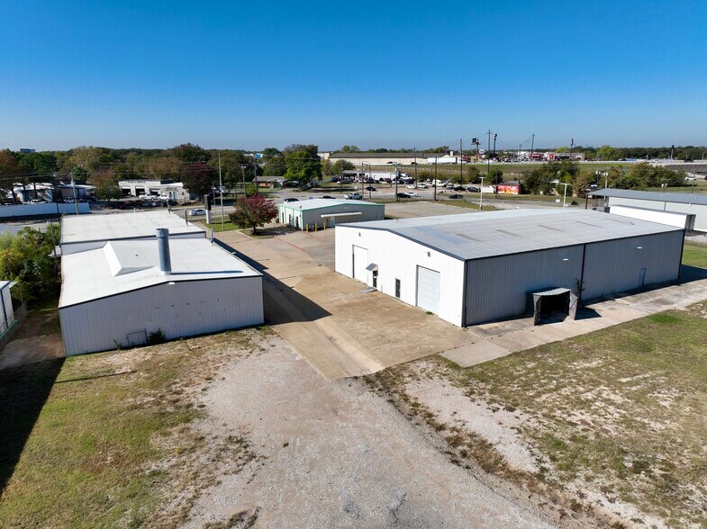 More Photos Of 12709 Eastgate Dr, Balch Springs Industrial For Lease