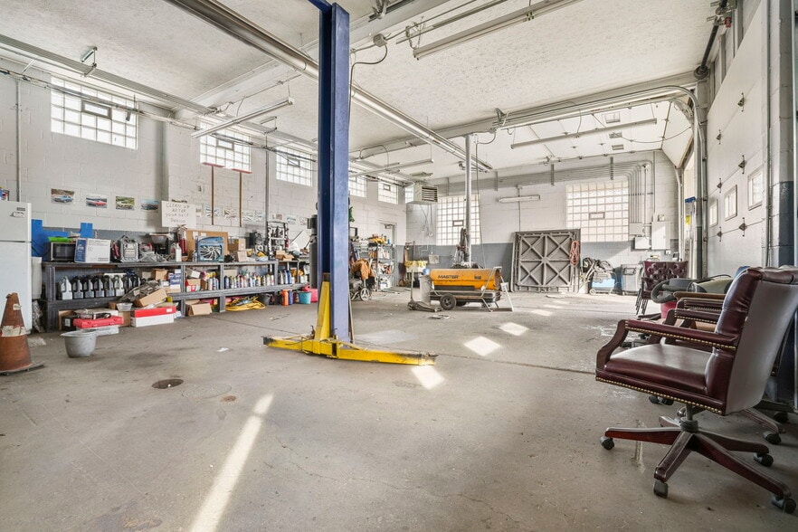 More Photos Of 2105 Columbus Rd NE, Canton Auto Repair For Sale