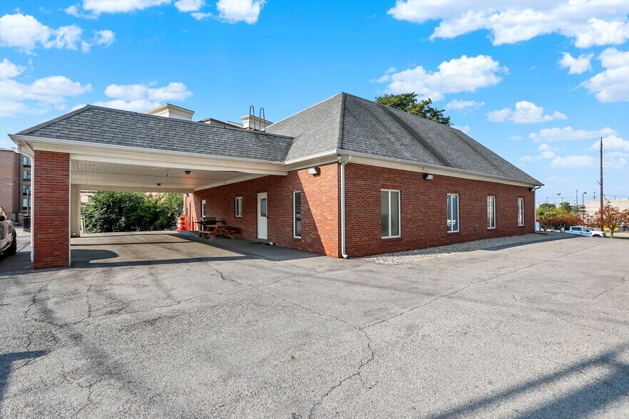 More Photos Of 615 Russell Ave, Indianapolis Medical For Sale