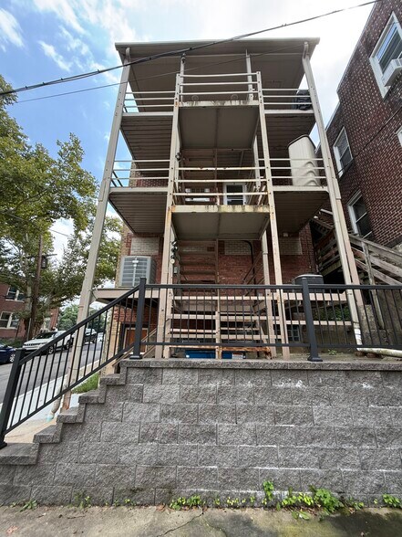 More Photos Of 2830 W Liberty Ave, Pittsburgh Storefront Retail Residential For Sale