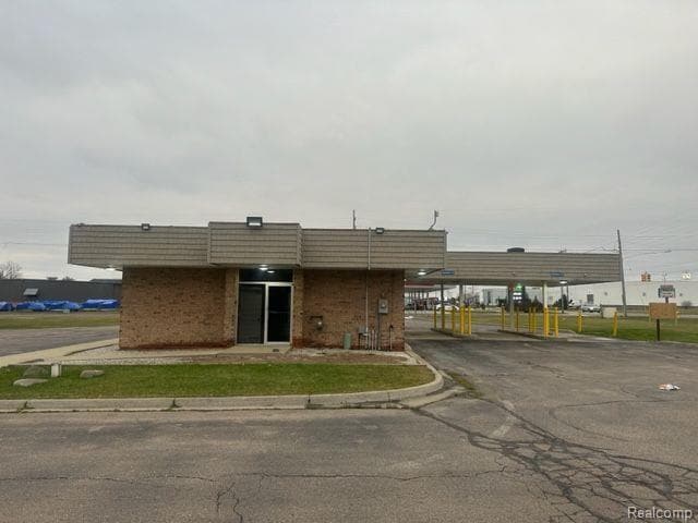 More Photos Of 11293 Torrey Rd, Fenton Storefront Retail Office For Sale