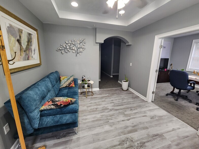 More Photos Of 2551 Roswell Rd, Marietta Medical For Lease