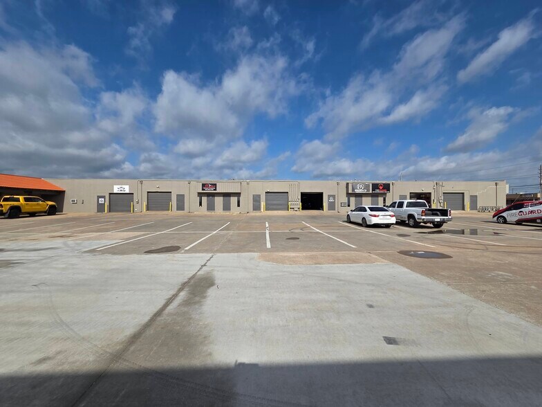 More Photos Of 9714-9748 E 55th Pl, Tulsa Light Manufacturing For Lease