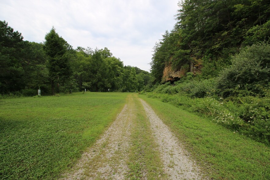 More Photos Of 11251 Highway 90, Parkers Lake Hotel For Sale