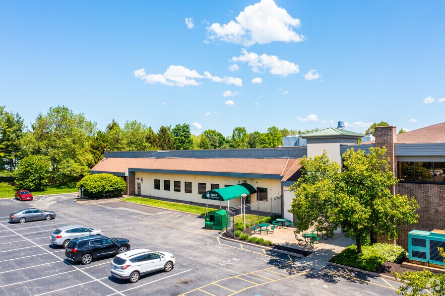 More Photos Of 900 Business Center Dr, Horsham Township Light Distribution For Lease