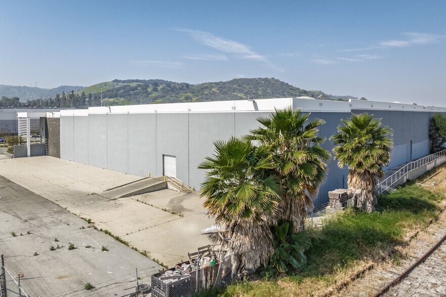 More Photos Of 14421-14441 Bonelli St, City of Industry Warehouse For Lease