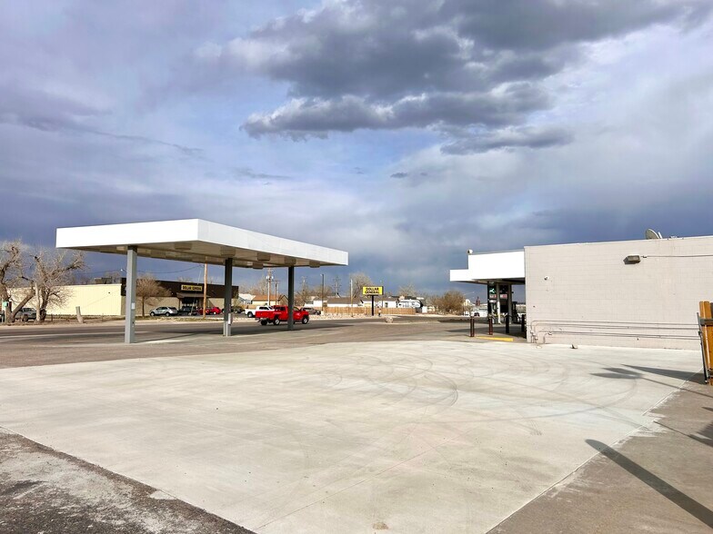 More Photos Of 4603 W Yellowstone Hwy, Mills General Retail For Sale