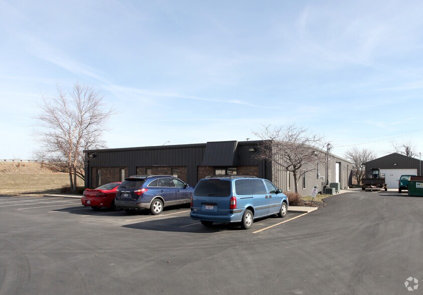 Primary Photo Of 6110 Enterprise Pky, Grove City Flex For Lease
