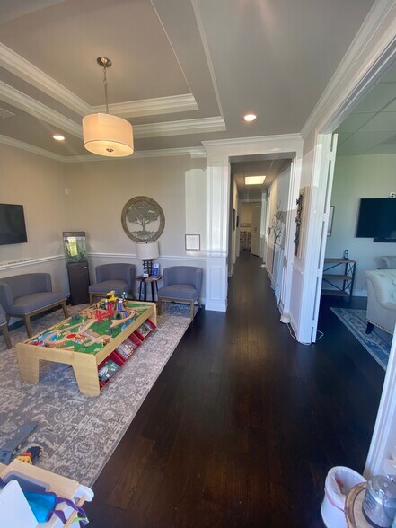 More Photos Of 333 E Bethany Dr, Allen Office For Lease