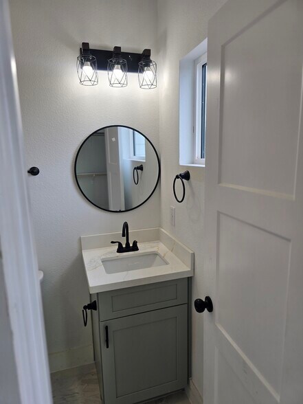 More Photos Of 4501 Newberry St, Houston Apartments For Sale