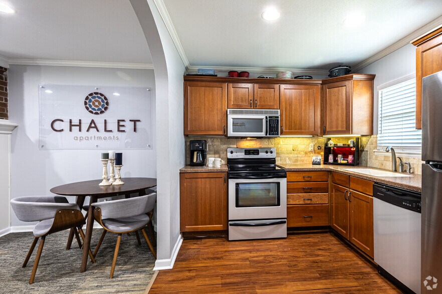 More Photos Of 4128-4154 SW 6th Ave, Topeka Apartments For Sale