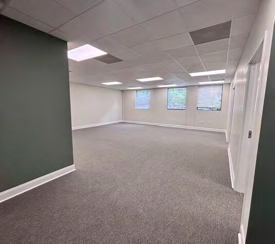 More Photos Of 537 Long Point Rd, Mount Pleasant Office For Lease