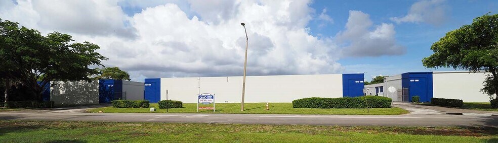 More Photos Of 15900-15998 NW 48th Ave, Miami Gardens Warehouse For Lease