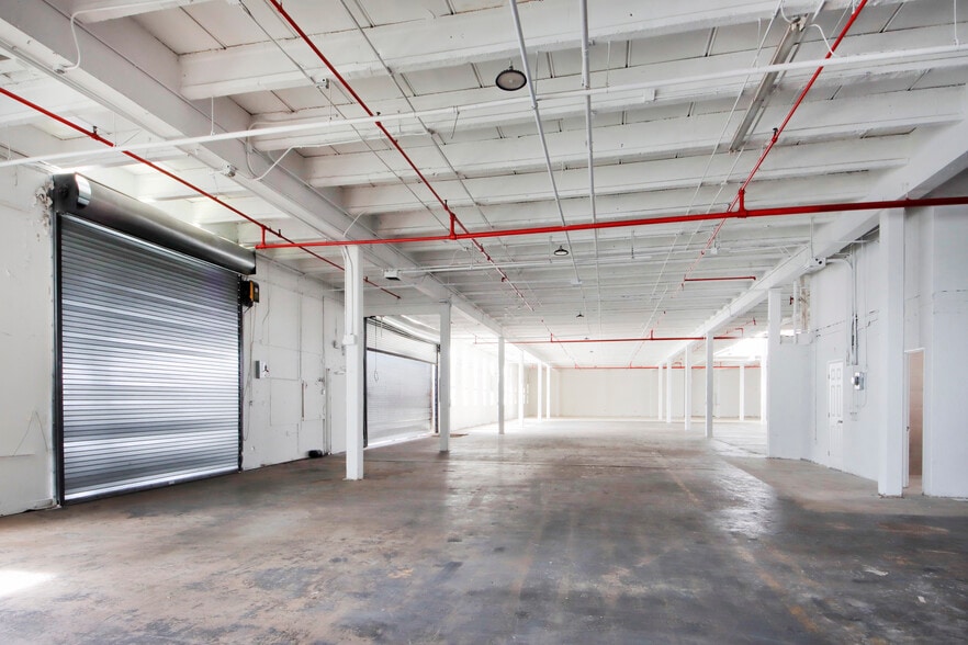 More Photos Of 6721 NW 36th Ave, Miami Distribution For Sale